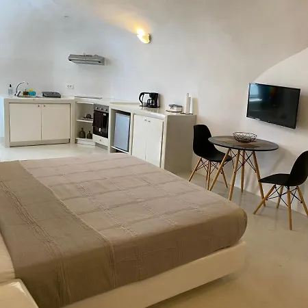 Beautiful 4-bed Cave House Near Private Pool Holiday home *