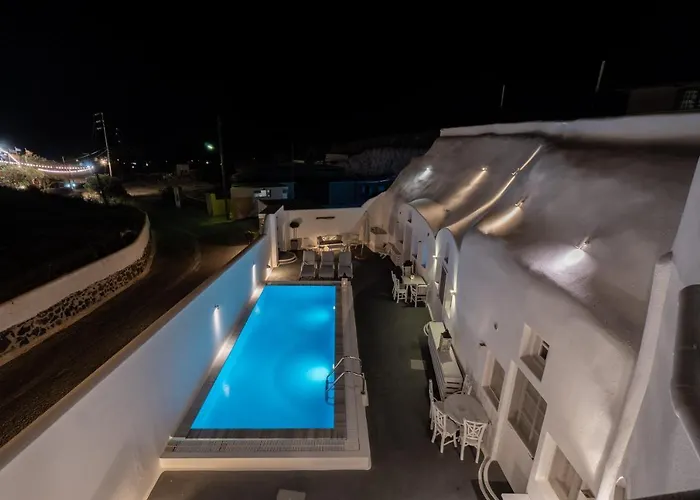 Fira-cave-sleeps 13-parking-pool-pet Friendly *