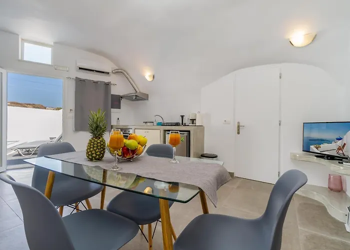 Fira-cave-sleeps 13-parking-pool-pet Friendly *