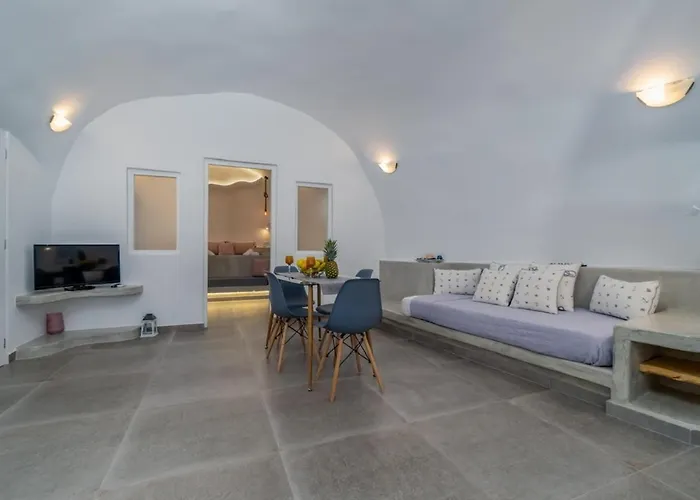 Fira-cave-sleeps 13-parking-pool-pet Friendly Fira (Santorini)