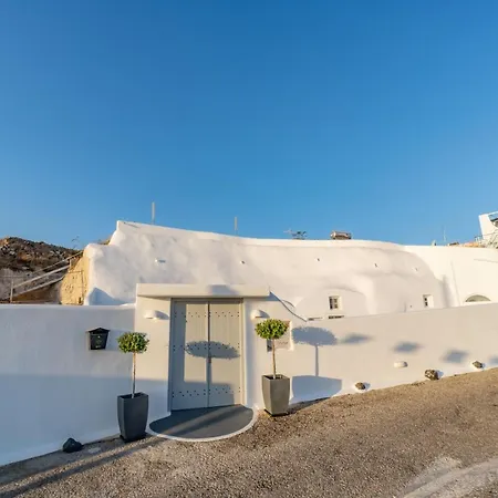 Tatil Evi Fira-cave-sleeps 13-parking-pool-pet Friendly