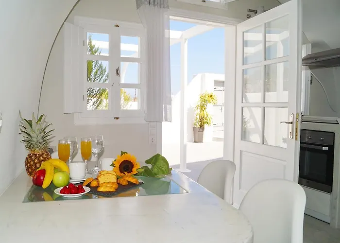 Fira-cave-sleeps 13-parking-pool-pet Friendly * Fira (Santorini)