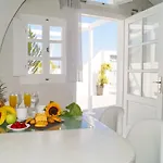 Fira-cave-sleeps 13-parking-pool-pet Friendly * Fira (Santorini)
