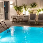 Fira-cave-sleeps 13-parking-pool-pet Friendly *