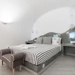 Fira-cave-sleeps 13-parking-pool-pet Friendly *