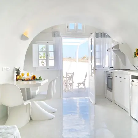 Feriehus Fira-cave-sleeps 13-parking-pool-pet Friendly Fira (Santorini)