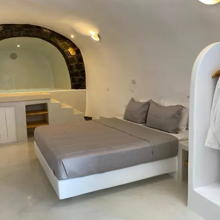 Dom wakacyjny Fira-cave-sleeps 13-parking-pool-pet Friendly Fira (Santorini)